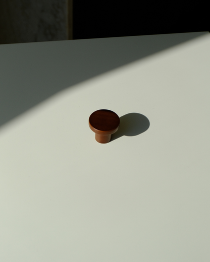 Knopf Walnut