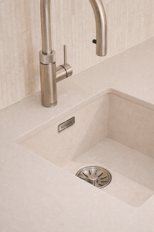 Premium sink in countertop material